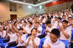 多样、趣味十脚的展台和展板有食物平安学问引